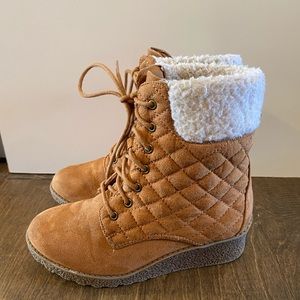 Wedge winter ankle boots
